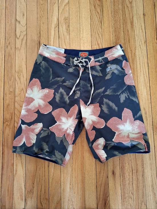 Tommy Bahama Other - Tommy Bahama Relax men's board shorts featuring a Large Hibiscus Swim Trunk Sz L